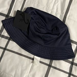 Fabletics mesh bucket hat